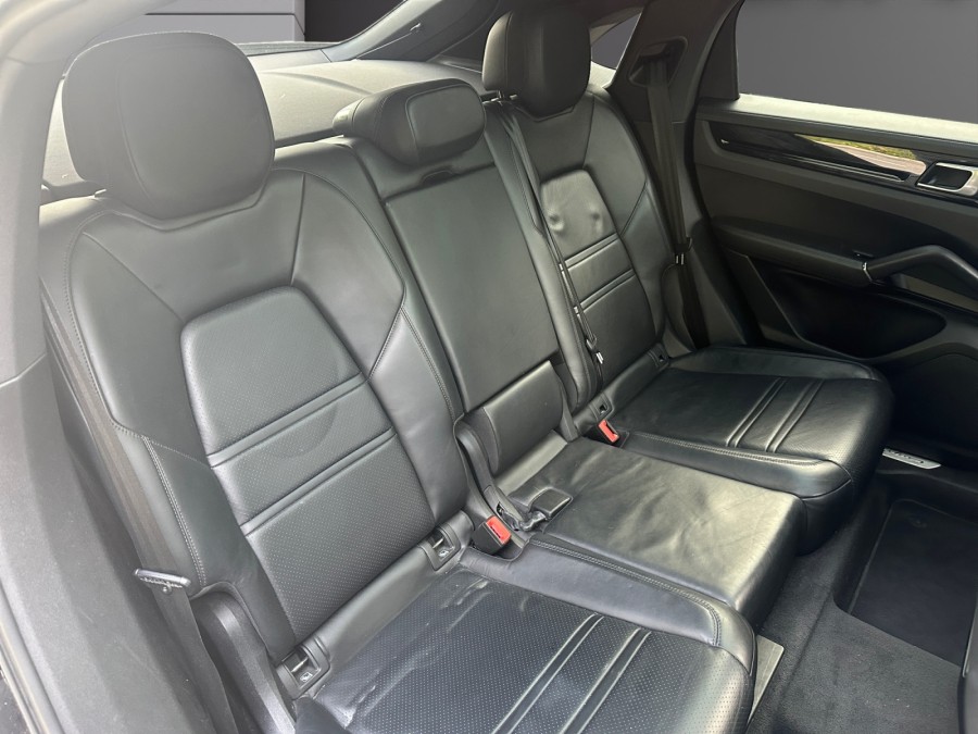 PORSCHE d'occasion CAYENNE COUPE 3.0 V6 E-HYBRID COUPE de 2019 Vienne