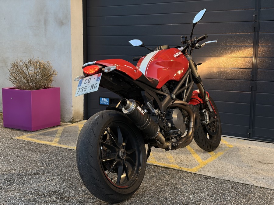 DUCATI d'occasion M1100 DUCATI M1100 BI CYLINDRE EN L de 2013 Valence