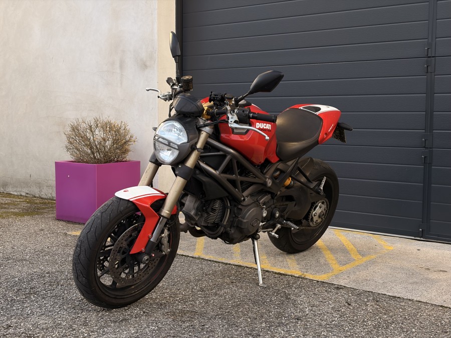 DUCATI d'occasion M1100 DUCATI M1100 BI CYLINDRE EN L de 2013 Valence