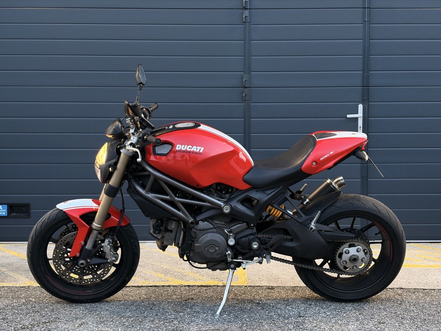 DUCATI d'occasion M1100 DUCATI M1100 BI CYLINDRE EN L de 2013 Valence