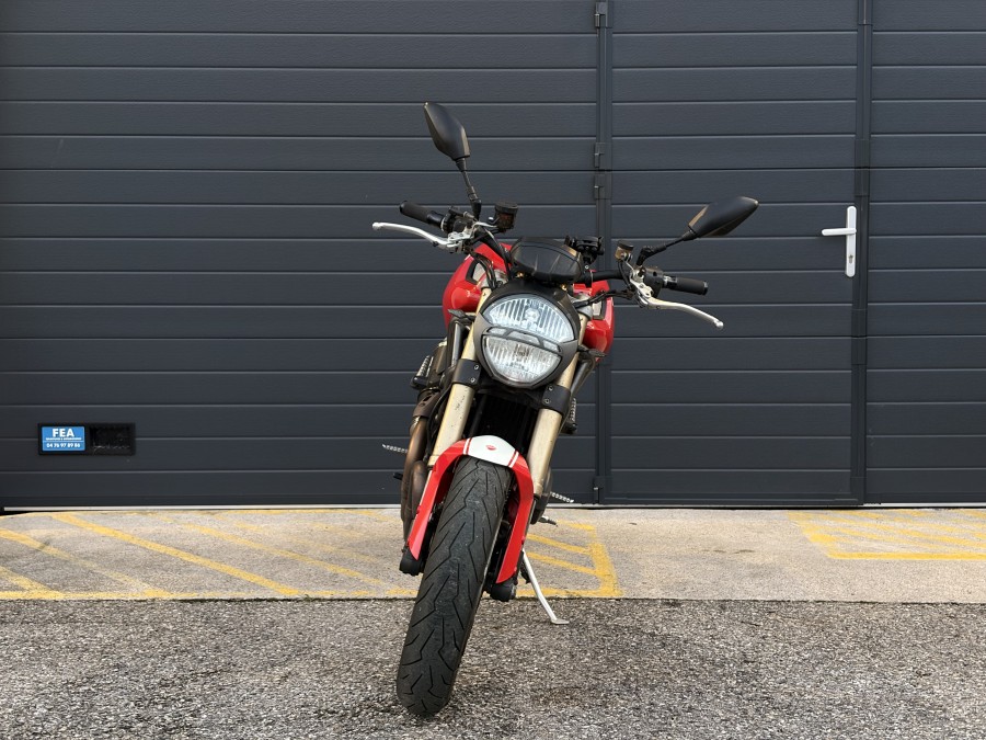 DUCATI d'occasion M1100 DUCATI M1100 BI CYLINDRE EN L de 2013 Valence