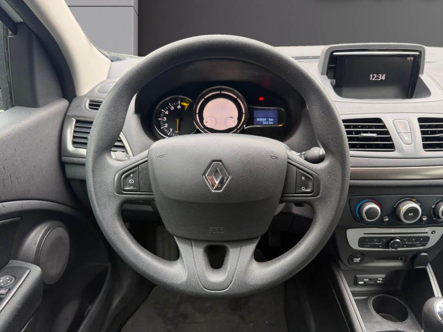 RENAULT d'occasion MEGANE TCE 115 LIFE de 2016 Brie Comte Robert (77)﻿