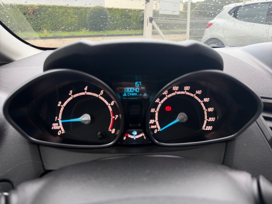FORD d'occasion FIESTA 140 RED EDITION de 2015 Nîmes (30)﻿