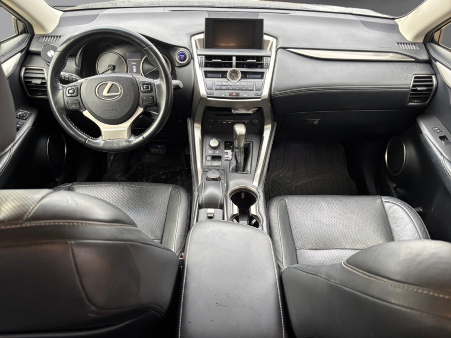 LEXUS d'occasion NX 300h 4WD Luxe de 2015 Orleans (45)﻿