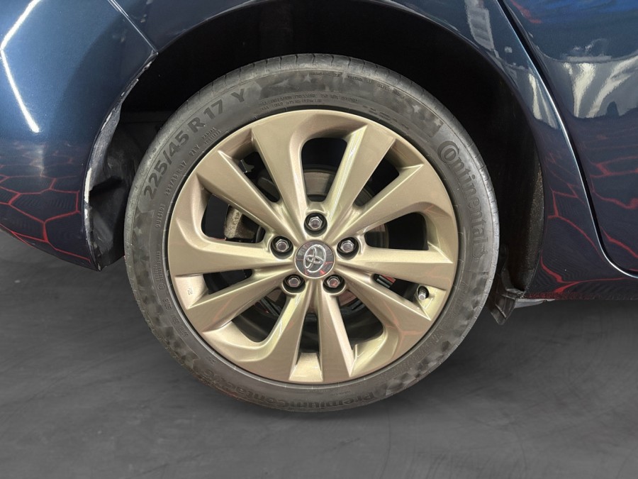 TOYOTA d'occasion AURIS 136H COLLECTION de 2014 Saint Maximin (60)﻿