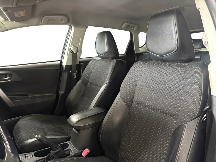 TOYOTA d'occasion AURIS 136H COLLECTION de 2014 Saint Maximin (60)﻿