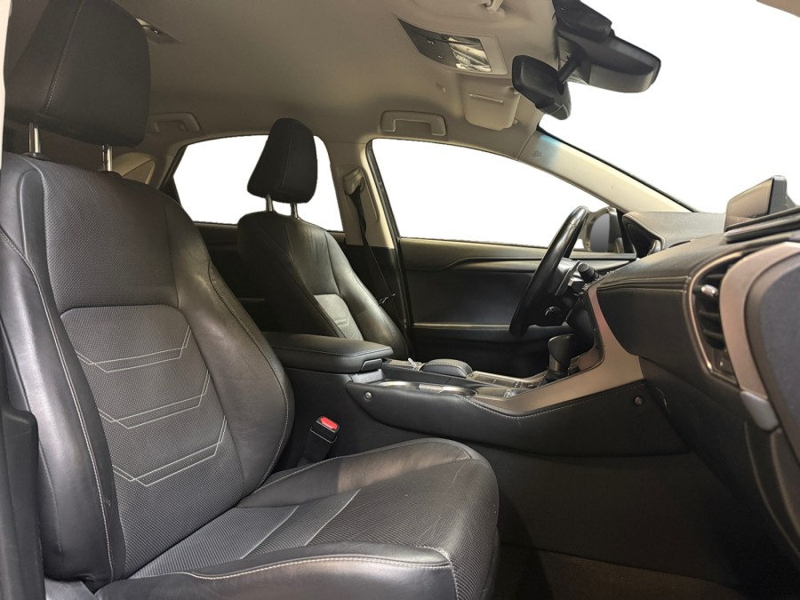 LEXUS d'occasion NX300H 2.5 HYBRIDE 4WD LUXE de 2019 Bretigny Sur