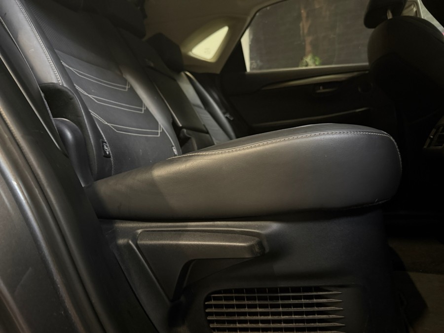 LEXUS d'occasion NX300H 2.5 HYBRIDE 4WD LUXE de 2019 Bretigny Sur