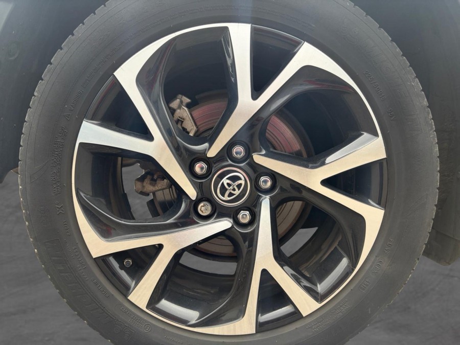 TOYOTA d'occasion C-HR 122h Edition 2WD E-CVT RC18 de 2019 Lyon St