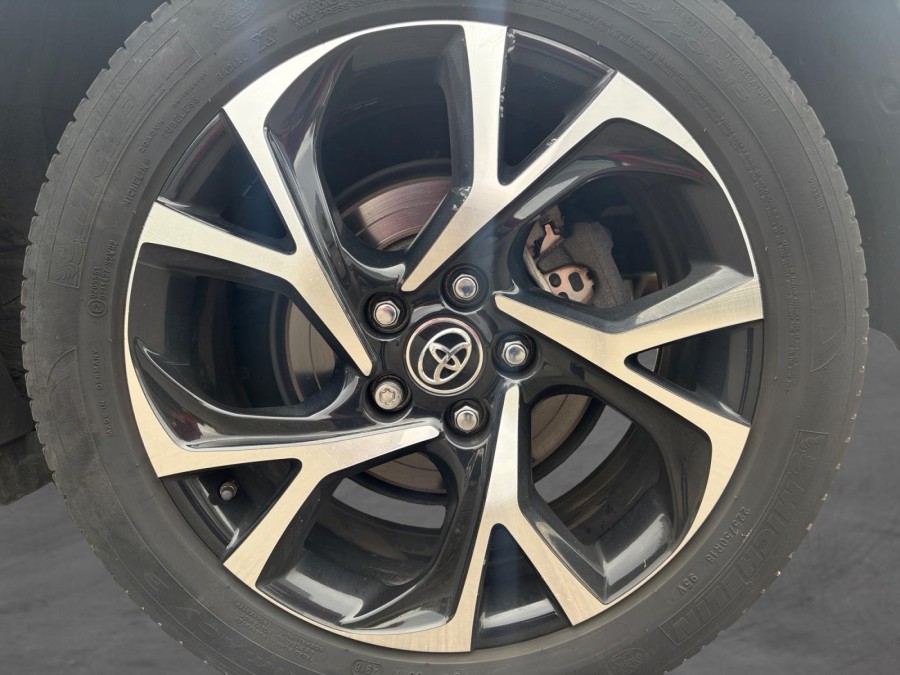 TOYOTA d'occasion C-HR 122h Edition 2WD E-CVT RC18 de 2019 Lyon St