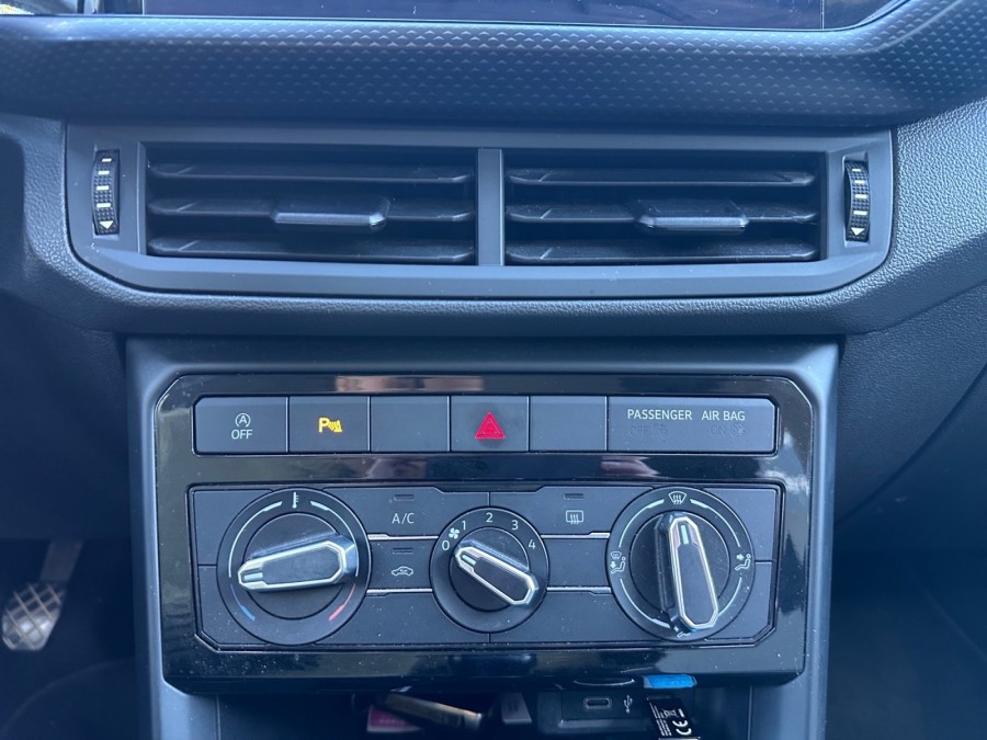 VOLKSWAGEN d'occasion T-CROSS 1.0 TSI 95 LIFE TECH de 2022 Salon de