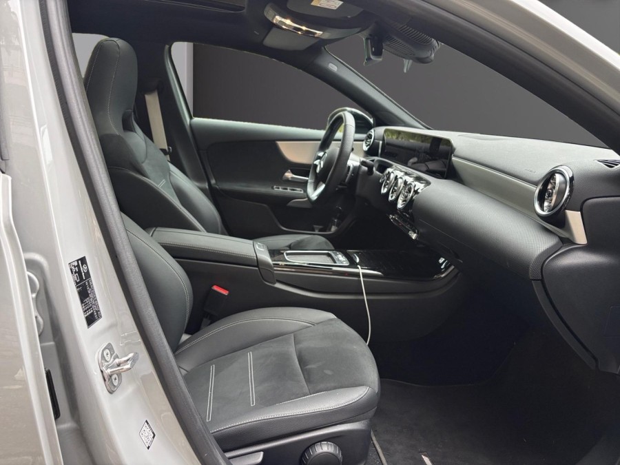 MERCEDES d'occasion CLASSE A MERCEDES CLASSE A 220 AMG LINE de 2025