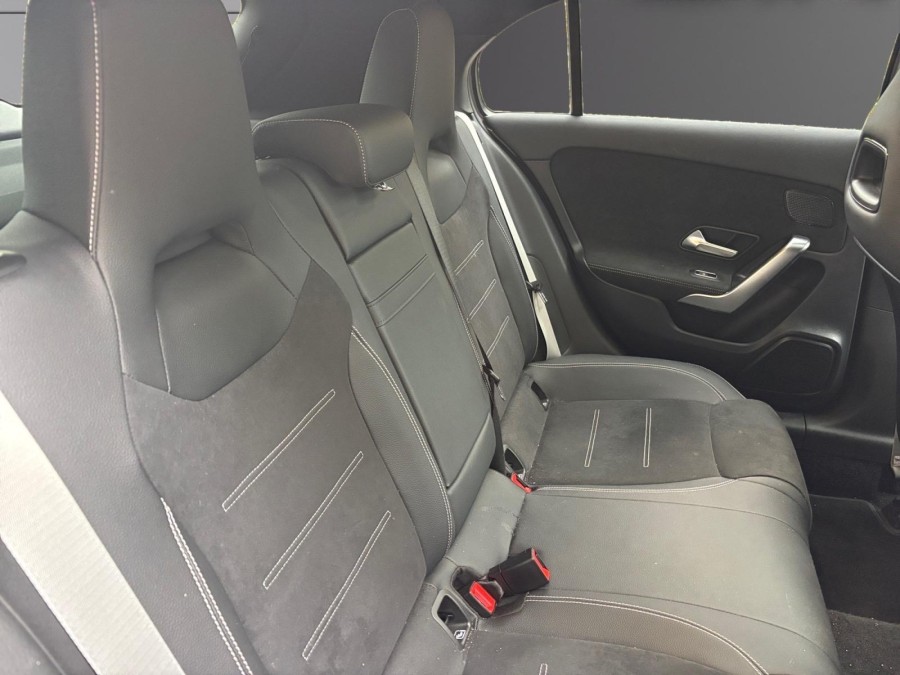 MERCEDES d'occasion CLASSE A MERCEDES CLASSE A 220 AMG LINE de 2025