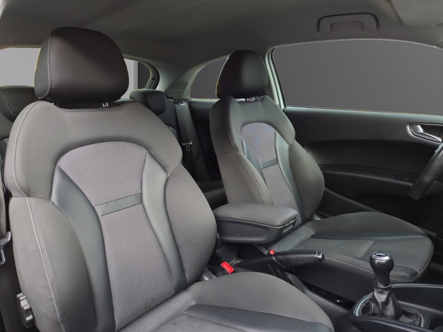 AUDI d'occasion A1 1.6 TDI 105 AMBIENTE de 2011 Colmar (68)﻿
