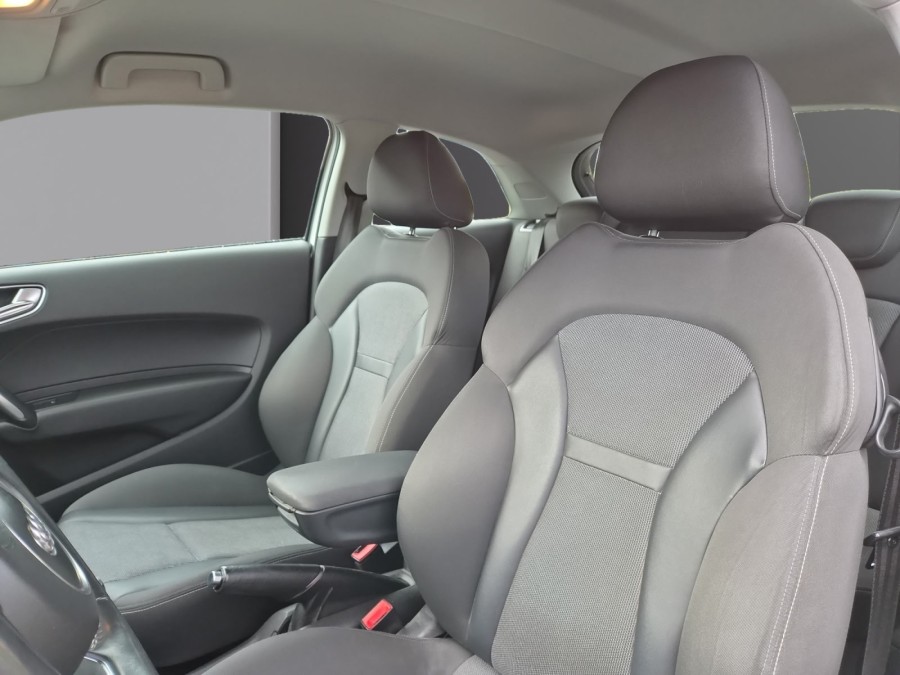 AUDI d'occasion A1 1.6 TDI 105 AMBIENTE de 2011 Colmar (68)﻿