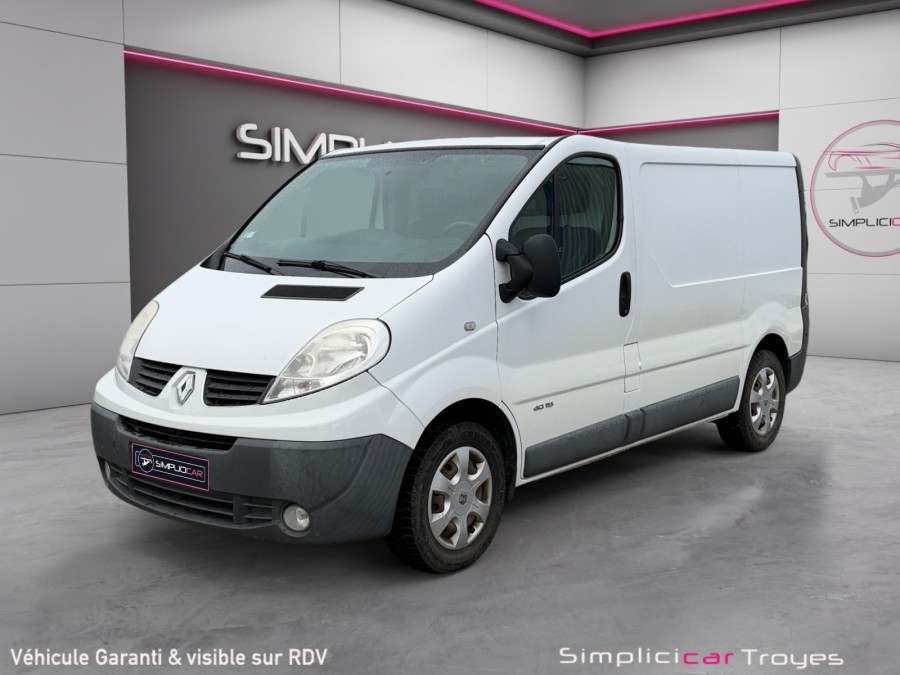 RENAULT d'occasion TRAFIC 2 DCI 115 FAP PASSENGER EXECUTIVE L2H1 1.2