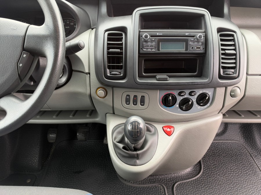 RENAULT d'occasion TRAFIC 2 DCI 115 FAP PASSENGER EXECUTIVE L2H1 1.2