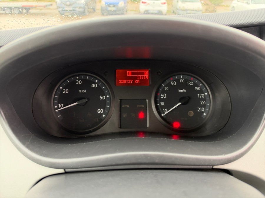 RENAULT d'occasion TRAFIC 2 DCI 115 FAP PASSENGER EXECUTIVE L2H1 1.2