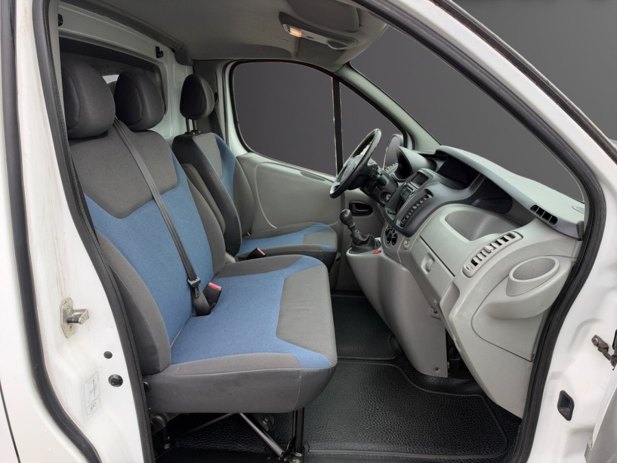 RENAULT d'occasion TRAFIC 2 DCI 115 FAP PASSENGER EXECUTIVE L2H1 1.2