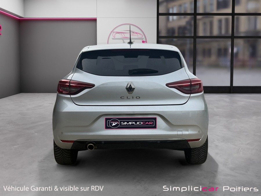 RENAULT d'occasion CLIO V 1.3 TCE 130 INTENS EDC de 2019 Poitiers