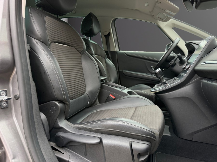 RENAULT d'occasion SCENIC 1.2 TCe 130ch energy Intens de 2017 Méry