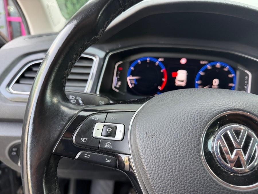 VOLKSWAGEN d'occasion T-ROC 1.5 TSI 150 CARAT de 2018 Salon de