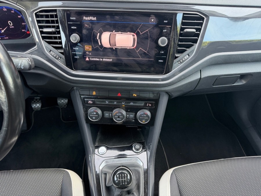 VOLKSWAGEN d'occasion T-ROC 1.5 TSI 150 CARAT de 2018 Salon de