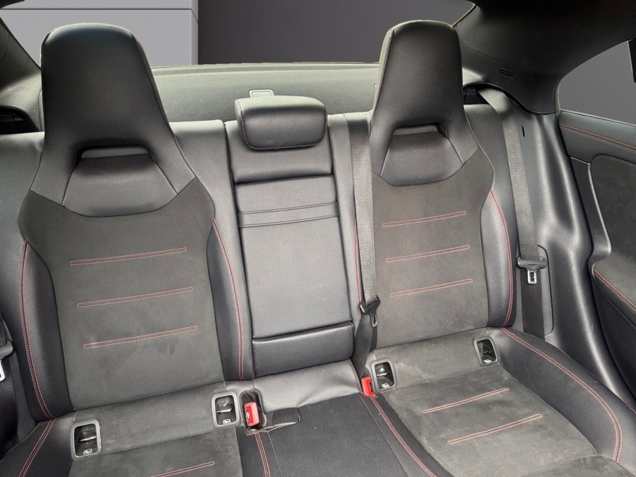 MERCEDES d'occasion CLA 180 d 116ch AMG Line 7G-DCT de 2019 Lyon Nord