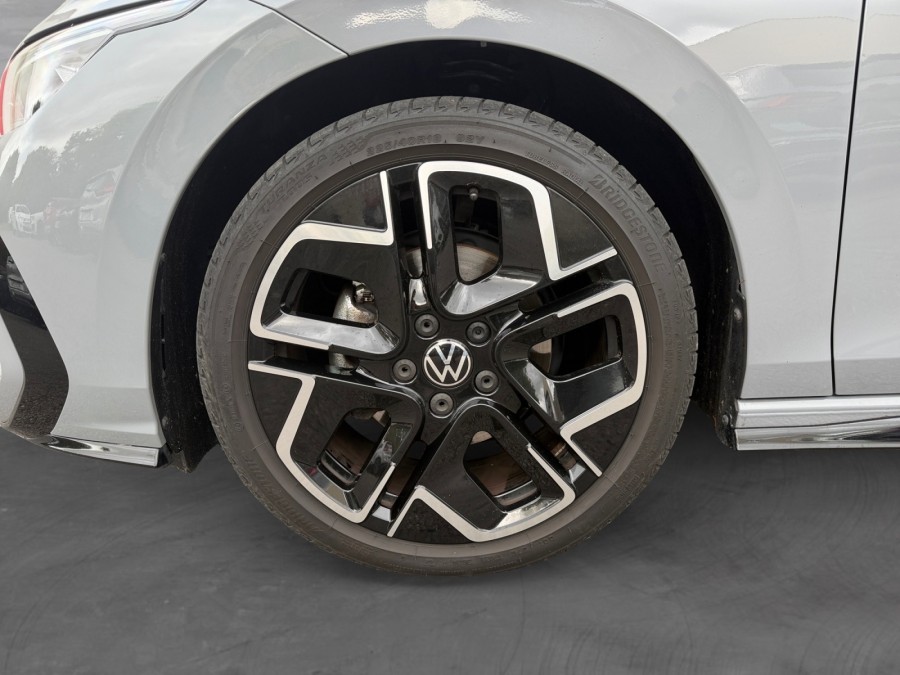 VOLKSWAGEN d'occasion GOLF 1.5 E-TSI 150 R-LINE DSG de 2024 Saint