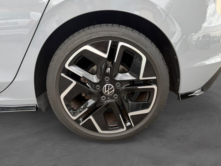 VOLKSWAGEN d'occasion GOLF 1.5 E-TSI 150 R-LINE DSG de 2024 Saint