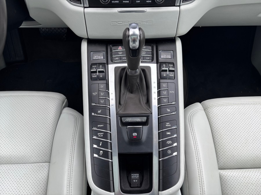 PORSCHE d'occasion MACAN 3 V6 D 258 S PDK AUTO de 2016 Besançon (25)﻿