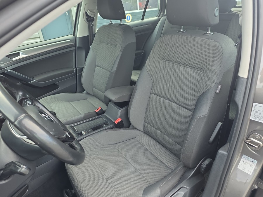 VOLKSWAGEN d'occasion GOLF VII 1.6 TDI 105 Confortline 5p de 2013 Le