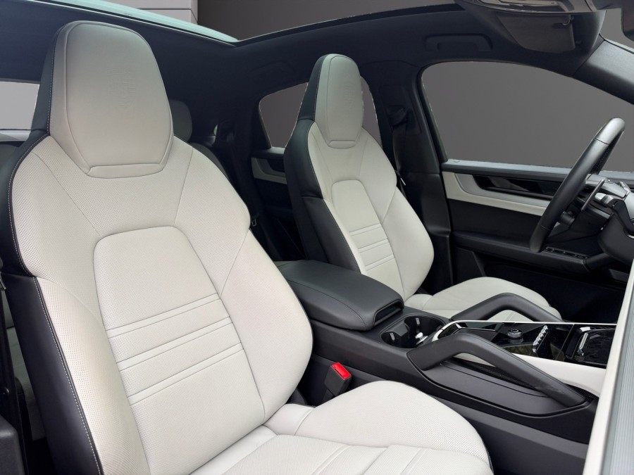 PORSCHE d'occasion CAYENNE 3.0 V6 470ch E-Hybrid de 2024 Champigny