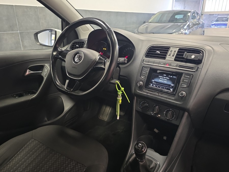 VOLKSWAGEN d'occasion POLO 1.0 60ch Trendline 5p de 2014 Chalon Sur