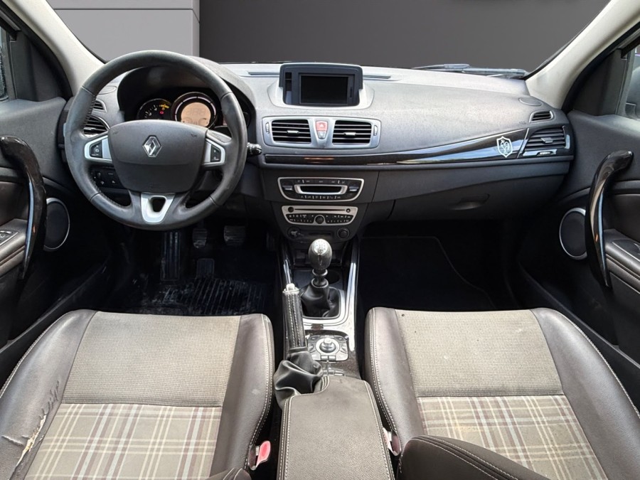 RENAULT d'occasion MEGANE III 1.5 DCI 110 FAP F.F.R de 2011 Nice (06)﻿