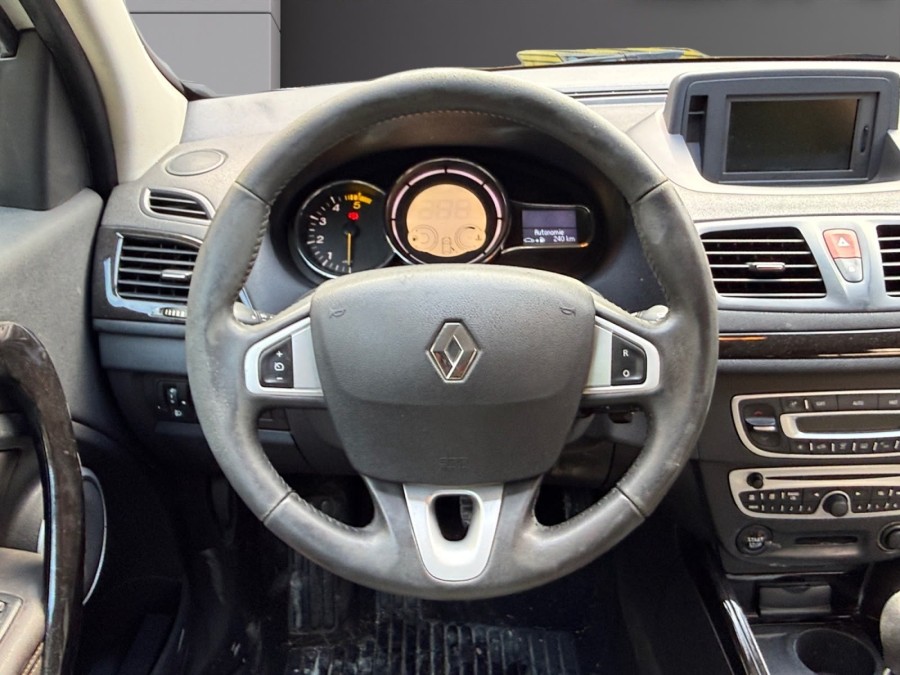 RENAULT d'occasion MEGANE III 1.5 DCI 110 FAP F.F.R de 2011 Nice (06)﻿