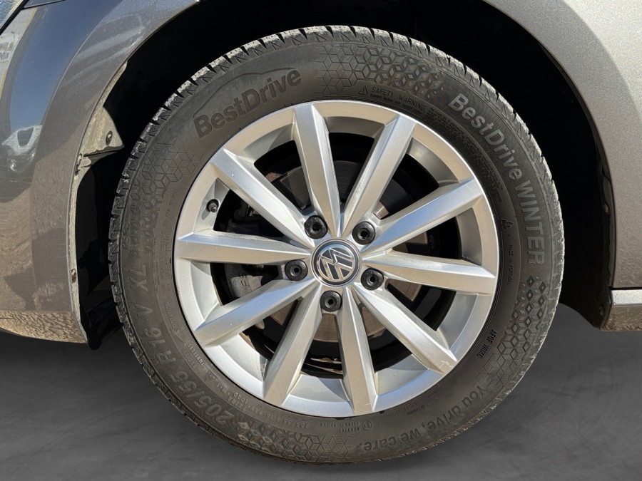 VOLKSWAGEN d'occasion GOLF VII 1.6 TDI 105 Lounge de 2016 Dijon (21)﻿