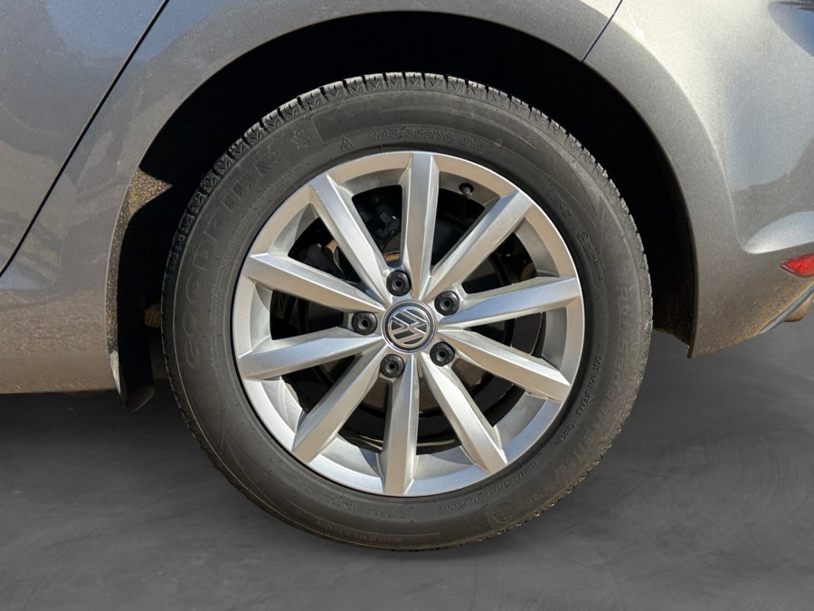 VOLKSWAGEN d'occasion GOLF VII 1.6 TDI 105 Lounge de 2016 Dijon (21)﻿