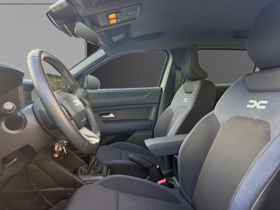 DACIA d'occasion DUSTER 1.0 ECO-G 100 ESSENTIAL de 2025 Salon de