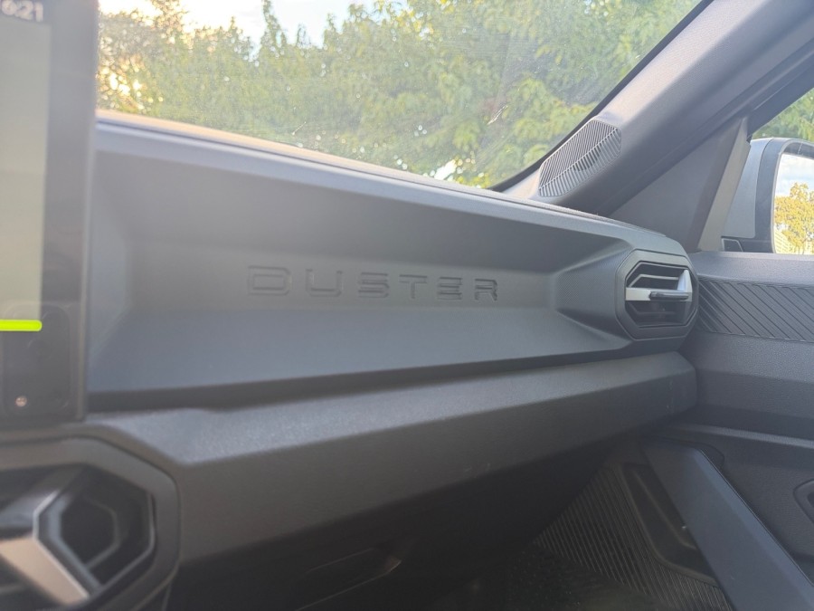 DACIA d'occasion DUSTER 1.0 ECO-G 100 ESSENTIAL de 2025 Salon de