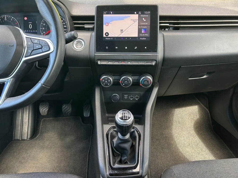 RENAULT d'occasion CLIO 1.0 TCe 90ch Limited -21N de 2022 Reunion