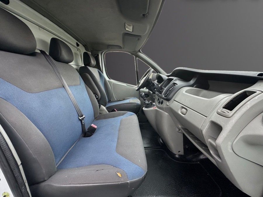 RENAULT d'occasion TRAFIC 2 DCI 90 PASSENGER EXPRESSION L1H1 1 KG de