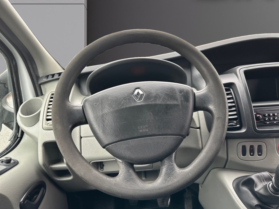 RENAULT d'occasion TRAFIC 2 DCI 90 PASSENGER EXPRESSION L1H1 1 KG de