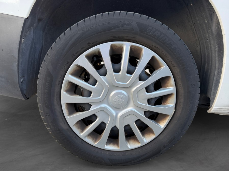 TOYOTA d'occasion PROACE CITY Medium 100 D-4D Business RC21 de 2022