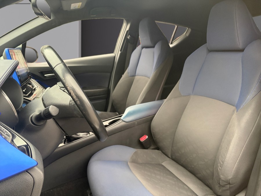 TOYOTA d'occasion C-HR 122h Graphic 2WD E-CVT de 2017 Méry Sur Oise