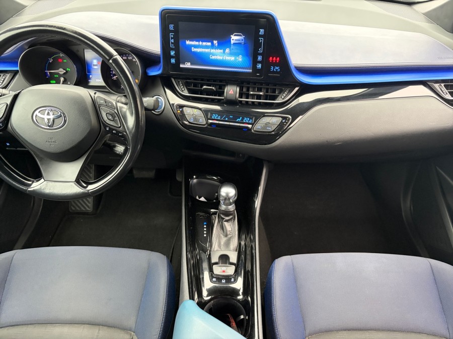 TOYOTA d'occasion C-HR 122h Graphic 2WD E-CVT de 2017 Méry Sur Oise