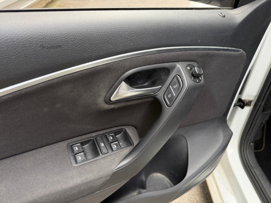VOLKSWAGEN d'occasion POLO 1.4 TDI 90 CONFORTLINE de 2017 Nîmes (30)﻿