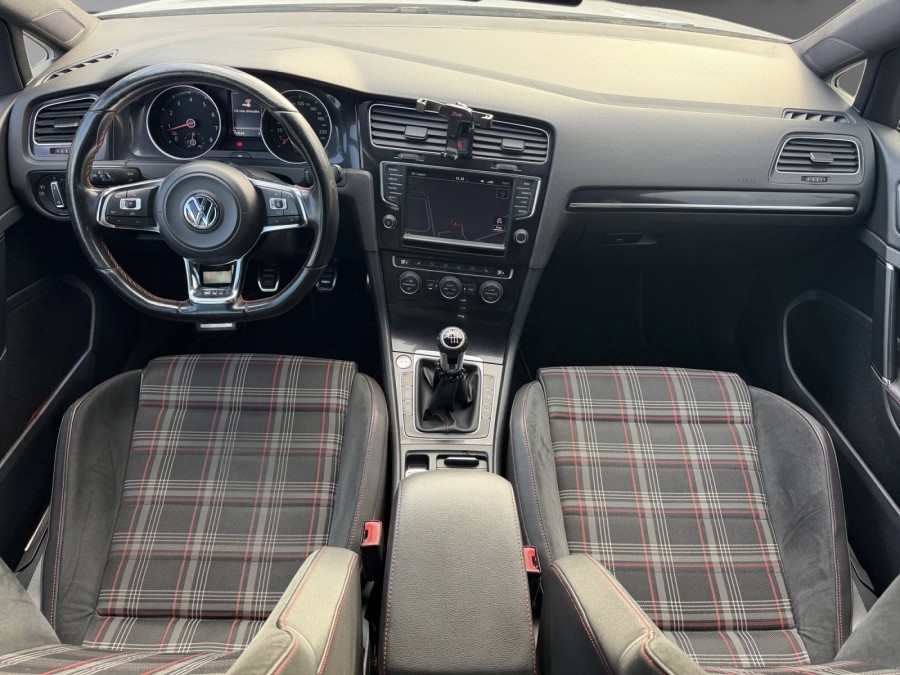 VOLKSWAGEN d'occasion GOLF 2.0 TSI 230 GTI de 2014 Salon de Provence
