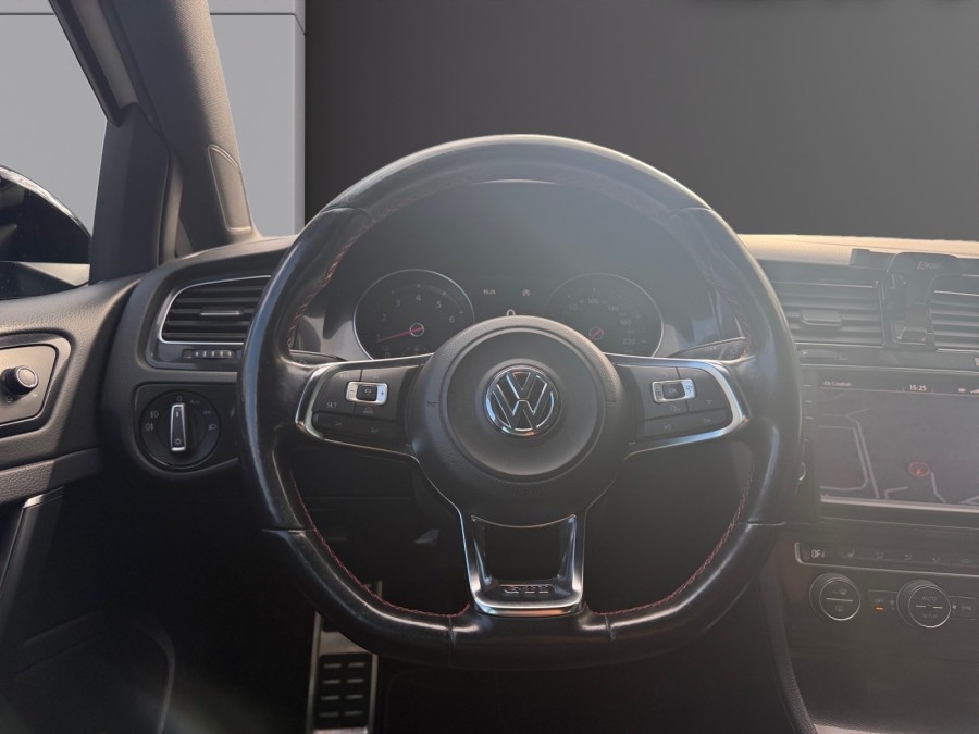 VOLKSWAGEN d'occasion GOLF 2.0 TSI 230 GTI de 2014 Salon de Provence
