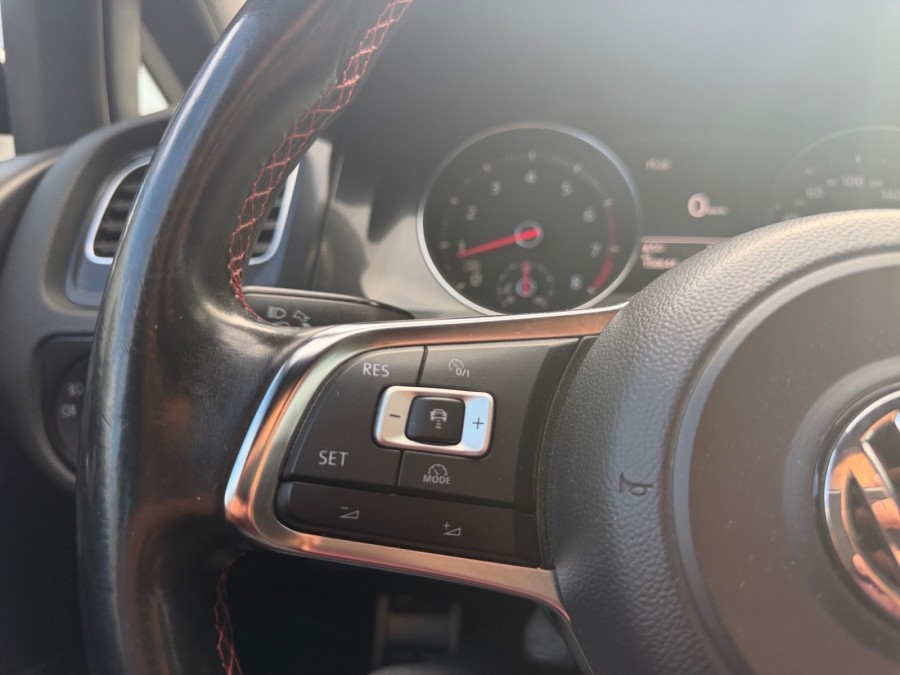 VOLKSWAGEN d'occasion GOLF 2.0 TSI 230 GTI de 2014 Salon de Provence
